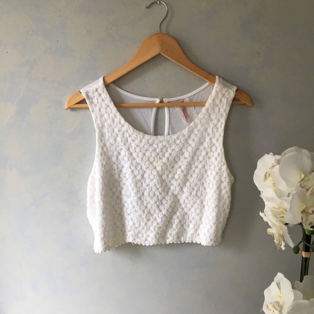 ✨ON SALE - Cropped Soft White Top ✨